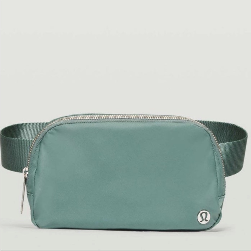 Lululemon Everywhere Belt Bag